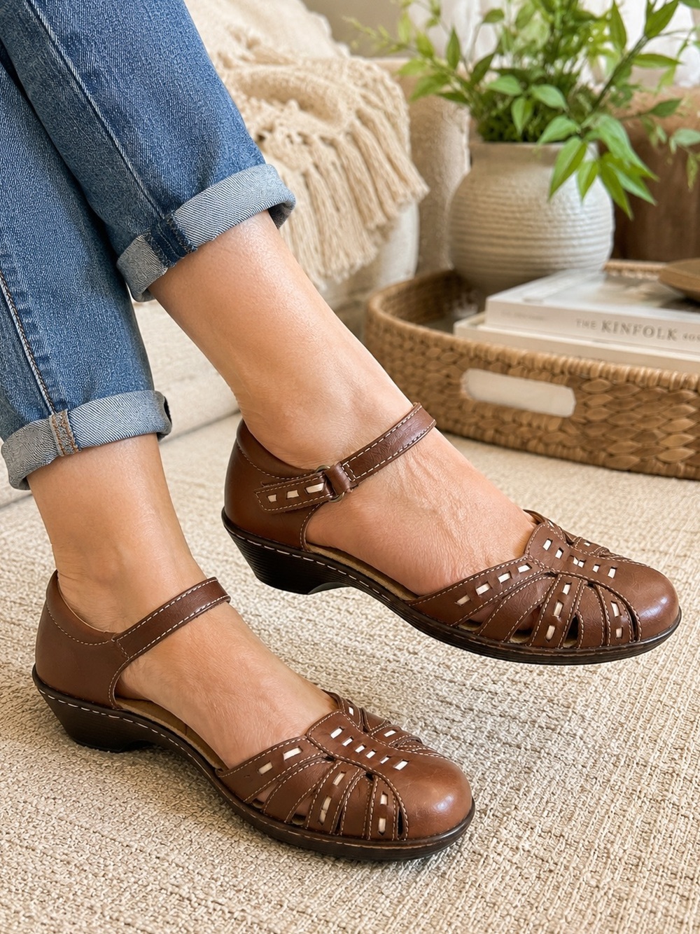 NWOT Clarks Wendy Estate Brown Leather Sandals Size 9.5 W Wide